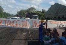 Ganti Rugi Tanah Tak Kunjung Selesai, Warga di Aceh Barat Blokir Jalan Menuju Tambang Batu Bara