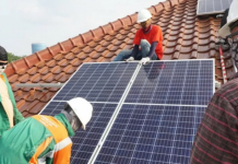 Indonesia Targetkan 2145 MW PLTS Atap hingga 2030, Siapa yang Paling Berambisi?