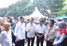 Direksi Pertamina Dampingi Presiden Jokowi Kunjungi Posko Pengungsian