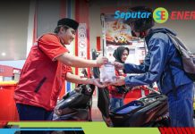 Ramadan Penuh Berkah, Pertamina Bagi Takjil Gratis dan Hadirkan Nuansa Religi di SPBU